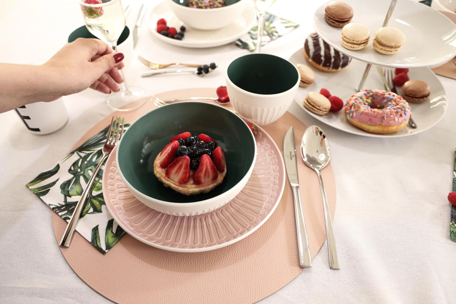 Jay Hill Placemats - Vegan Leer - Grijs / Roze - Dubbelzijdig - ø 38 Cm - 6 Stuks 5 Jay Hill Placemats - Vegan Leer - Grijs / Roze - Dubbelzijdig - ø 38 Cm - 6 Stuks - Afbeelding 5