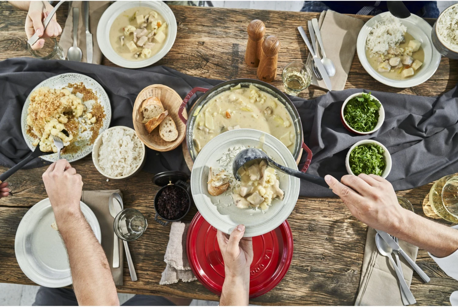 Staub Braadpan / Cocotte - Kersenrood - ø 28 Cm / 6.7 Liter 5 Staub Braadpan / Cocotte - Kersenrood - ø 28 Cm / 6.7 Liter - Afbeelding 5