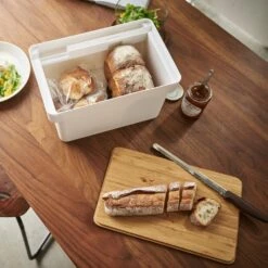 Yamazaki Broodtrommel Met Messenhouder Tower Wit -Keukenbenodigdheden Winkel 4946TOWERBREADCASEWITHKNIFEHOLDERWH 5 1000x