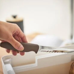 Yamazaki Broodtrommel Met Messenhouder Tower Wit -Keukenbenodigdheden Winkel 4946TOWERBREADCASEWITHKNIFEHOLDERWH 6 1000x