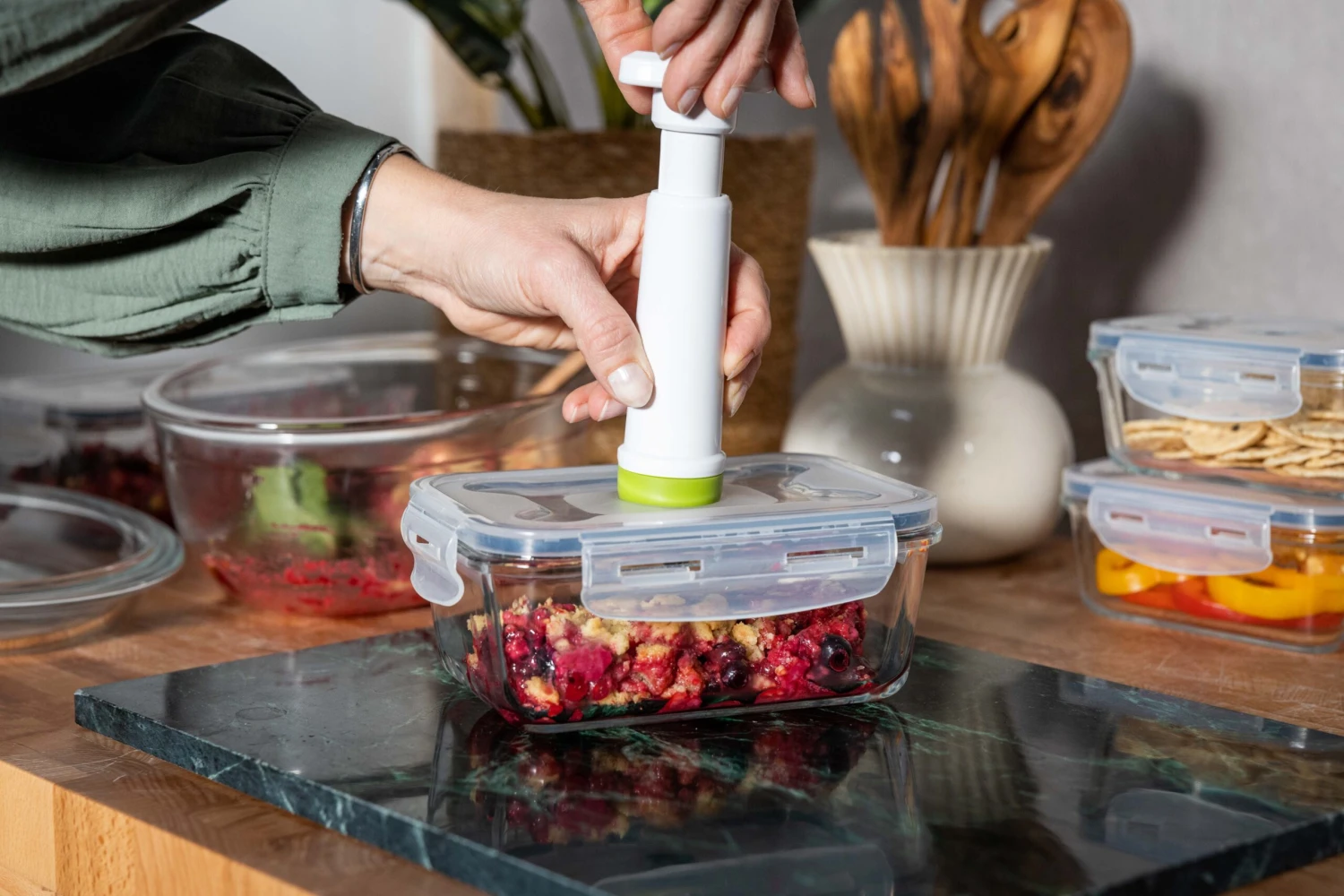 Sareva Vacuum Ovenschalen / Vershoudbakjes - Hittebestendig Glas - 4 Delige Set / 485 + 970 + 1.7 Ltr 2 Sareva Vacuum Ovenschalen / Vershoudbakjes - Hittebestendig Glas - 4 Delige Set / 485 + 970 + 1.7 Ltr - Afbeelding 2