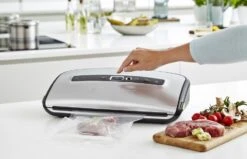 FoodSaver Vacumeermachine Urban Premium Plus - Zilver - FFS016/X 10 FoodSaver Vacumeermachine Urban Premium Plus - Zilver - FFS016/X -Keukenbenodigdheden Winkel FFS016X Lifestyle 13 5d36e0ebf0c537.74118453