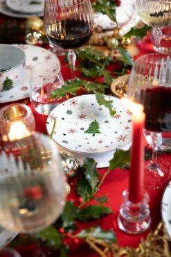 Studio Tavola Kerstservies - Porselein - Rood - 18-delig / 6 Personen -Keukenbenodigdheden Winkel HIT Kerstservies sfeer rood 10