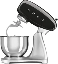 SMEG Keukenmachine - 800 W - Zwart - 4.8 Liter - SMF02BLEU 7 SMEG Keukenmachine - 800 W - Zwart - 4.8 Liter - SMF02BLEU -Keukenbenodigdheden Winkel SMF02BLEU 4