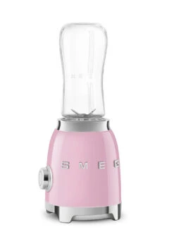 SMEG Smoothie Blender - Compact - Roze - 600 Ml - PBF01PKEU 11 SMEG Smoothie Blender - Compact - Roze - 600 Ml - PBF01PKEU -Keukenbenodigdheden Winkel WEB PBF01PKEU 6.jpg