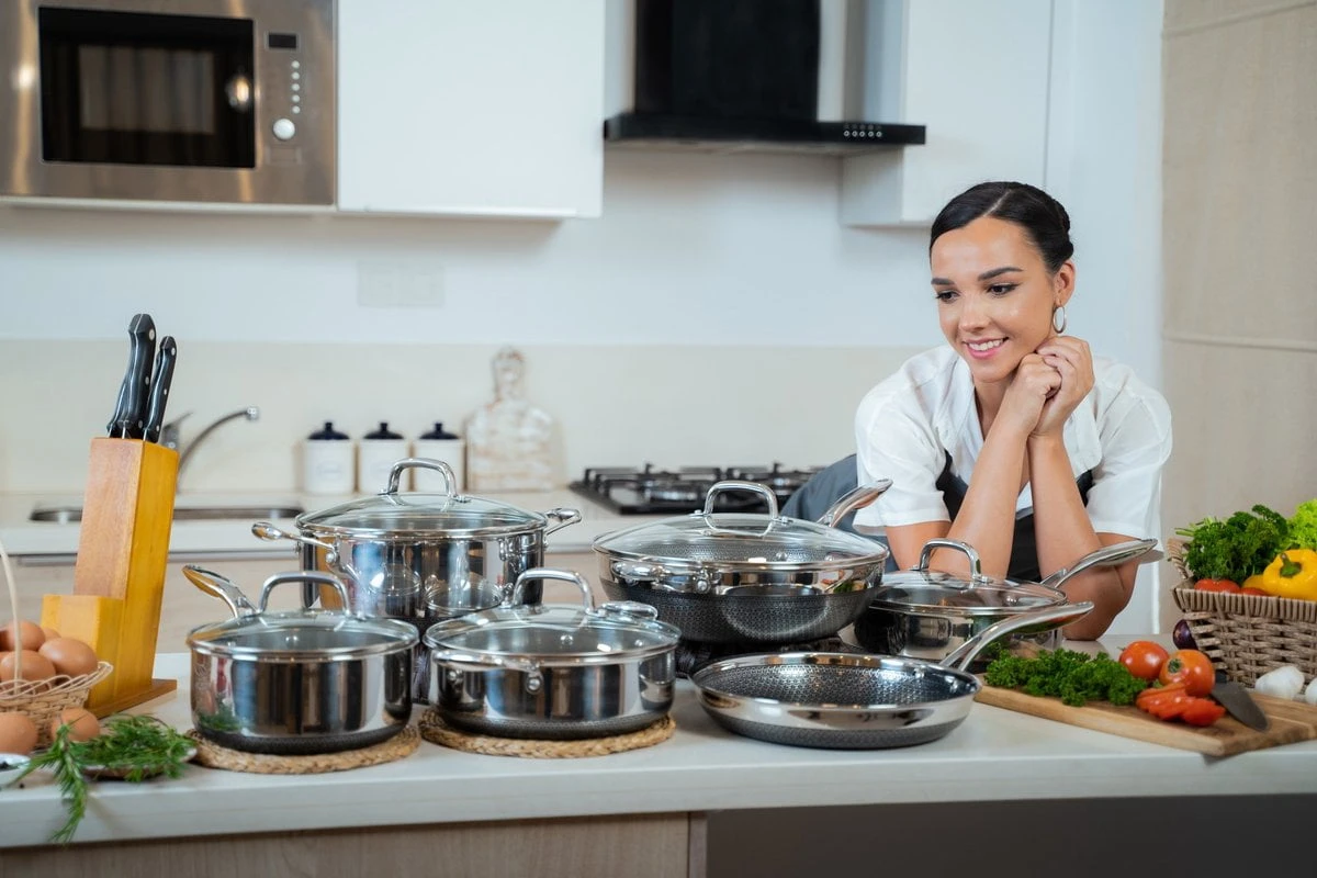 Westinghouse Koekenpan Black Signature - ø 28 Cm - Standaard Anti-aanbaklaag 5 Westinghouse Koekenpan Black Signature - ø 28 Cm - Standaard Anti-aanbaklaag - Afbeelding 5