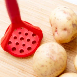 Colourworks Aardappelstamper Rood - 25 Cm -Keukenbenodigdheden Winkel an6vy1cicb8glkczpvwv 30813