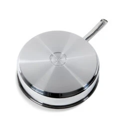 BK Hapjespan Met Deksel - Bright RVS - ø 28 Cm - Zonder Anti-aanbaklaag -Keukenbenodigdheden Winkel fc0dc2028d5d3253cc6eac1205cd79041df26e1e BK Bri SauteP 1pc CC005749 001 Base