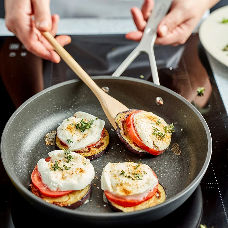 Demeyere Koekenpannenset Alu Industry 3 - Duraslide - ø 24 + 28 Cm - Standaard Anti-aanbaklaag 2 Demeyere Koekenpannenset Alu Industry 3 - Duraslide - ø 24 + 28 Cm - Standaard Anti-aanbaklaag - Afbeelding 2