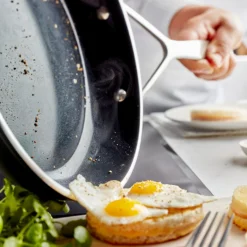 Demeyere Koekenpannen Alu Pro 5 - Ceraforce - ø 24 + 28 Cm - Keramische Anti-aanbaklaag -Keukenbenodigdheden Winkel pdp masonry content demeyere alu pro cera 5 pan ceraforce 750x750