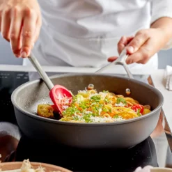 Demeyere Hapjespan Alu Pro 5 - Duraslide Titanium - ø 28 Cm / 3 Liter - Standaard Anti-aanbaklaag 9 Demeyere Hapjespan Alu Pro 5 - Duraslide Titanium - ø 28 Cm / 3 Liter - Standaard Anti-aanbaklaag -Keukenbenodigdheden Winkel pdp masonry content demeyere alu pro high 5 pan heats up quickly 750x750 1