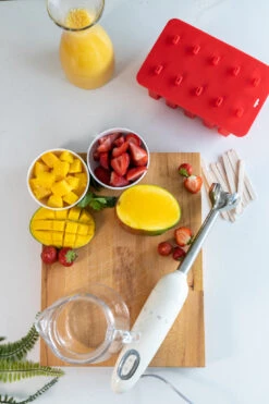 Sareva IJsjesmaker - 10 Ijsjes - Rood - Siliconen - Easy Release - Herbruikbaar 9 Sareva IJsjesmaker - 10 Ijsjes - Rood - Siliconen - Easy Release - Herbruikbaar -Keukenbenodigdheden Winkel sareva ijsjesvorm