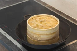 Sareva Stoommandje - Bamboe - 2-laags - ø 21 Cm -Keukenbenodigdheden Winkel stoommand gebruik 1